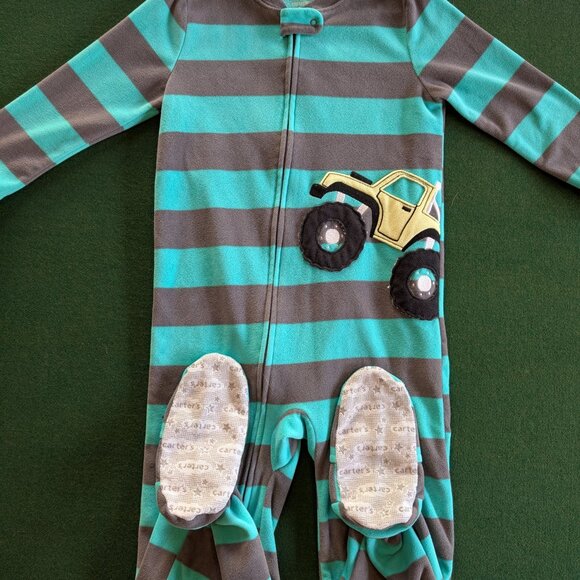 Bundle of Carter's Boy's Full-zip, Fleece, Footed Pajamas 5T 💙 - Picture 4 of 7